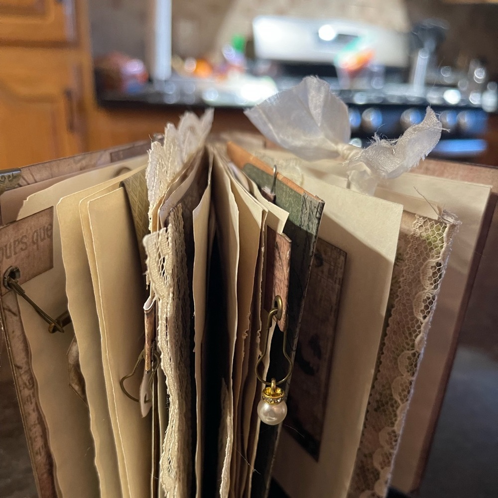 SOLD Mini junk journal SOLD - Picture 8 of 15